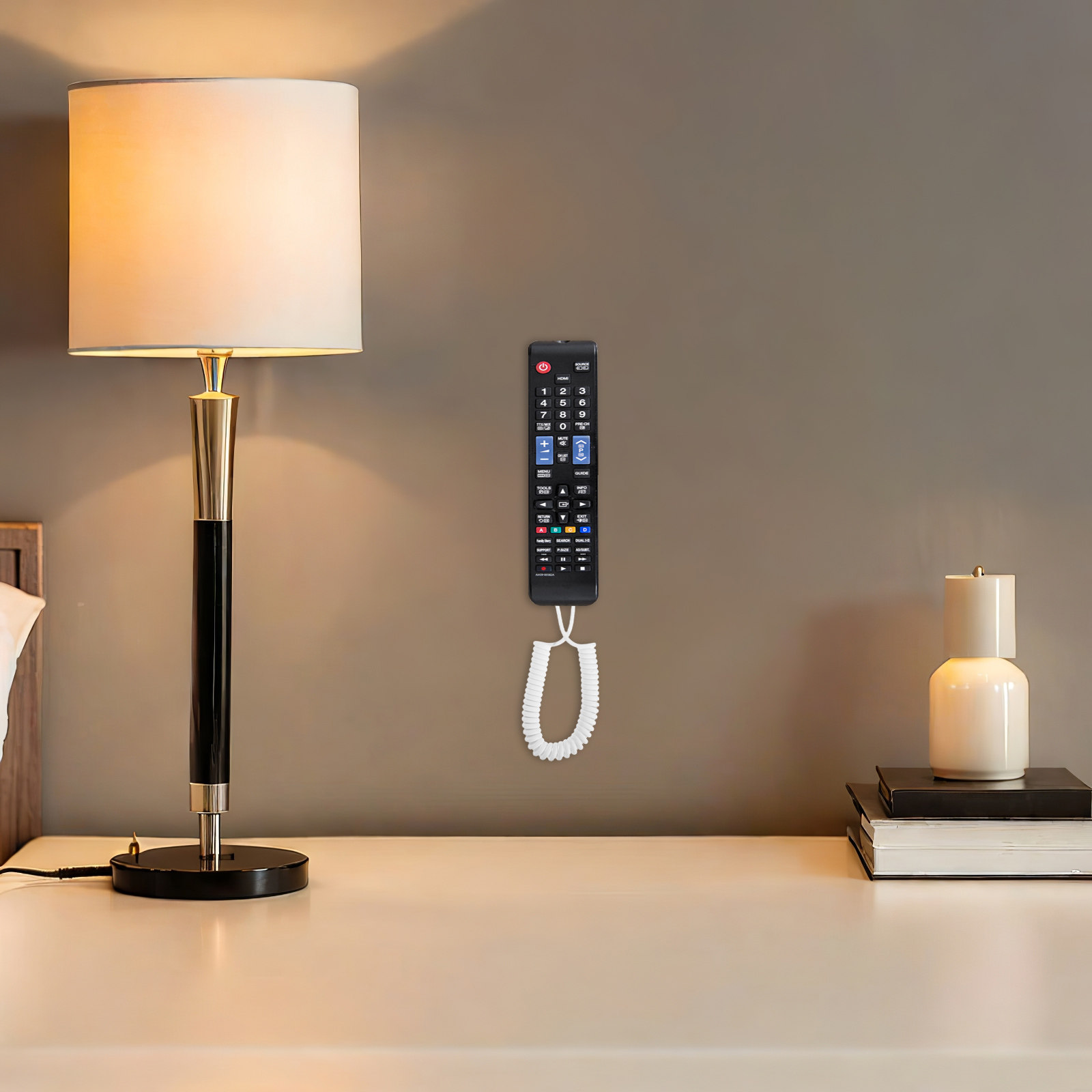 4 個の紛失防止リモコンホルダーユニバーサルポータブルリモコ - Home Security Business のレビューと価格